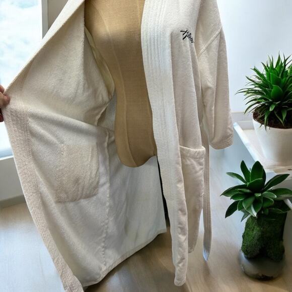 Vintage HILTON Heavy Terri Robe, One loop is fraying PLZ READ - Picture 2 of 5